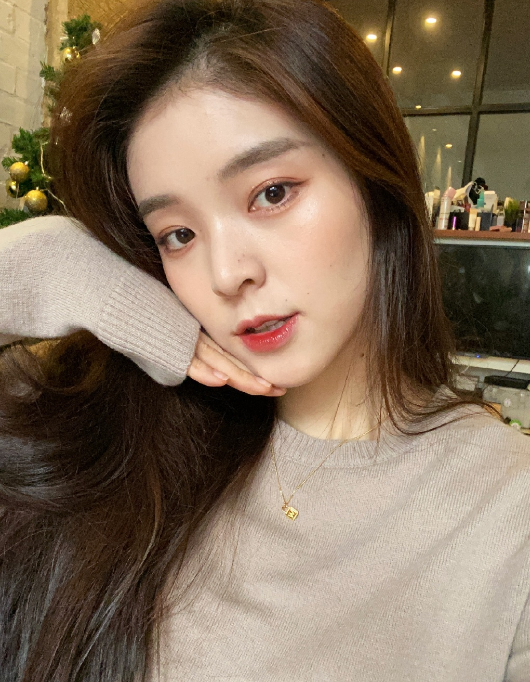 大学刚毕业做兼职的妹子